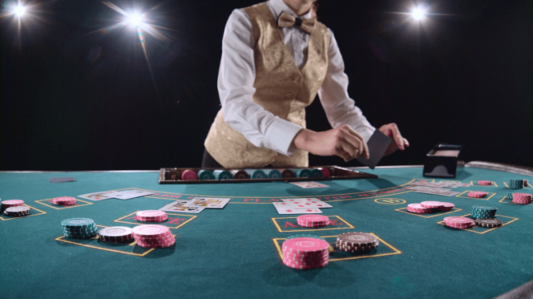 3 điều nên làm khi có trong tay con 19 mềm trong Blackjack