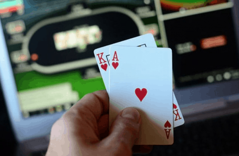 Những bước đầu tập chơi trong bàn cược Poker