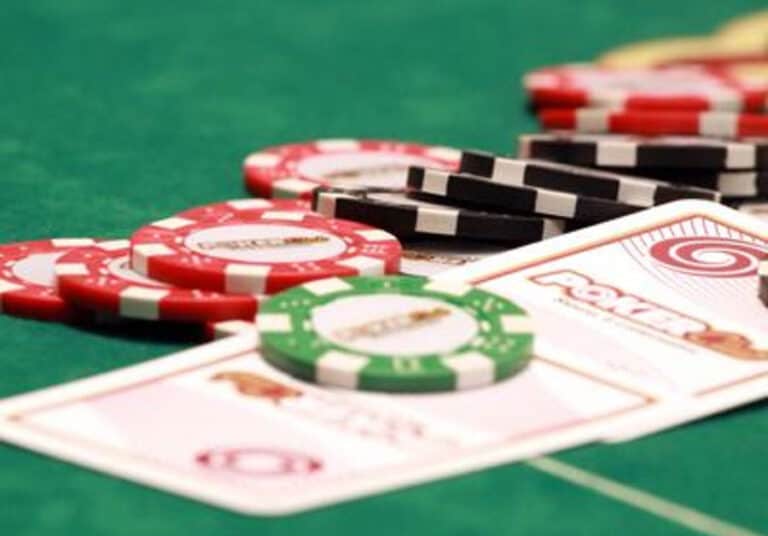 Tìm hiểu về phạm vi có giới hạn trong Poker online