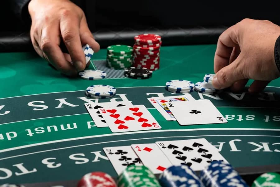 luoc su ve game bai blackjack cung cac khoan thanh toan theo thoi gian