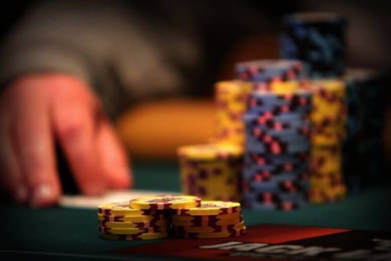 Kinh nghiệm để ăn tiền đậm từ cao thủ Poker hàng đầu hiện nay