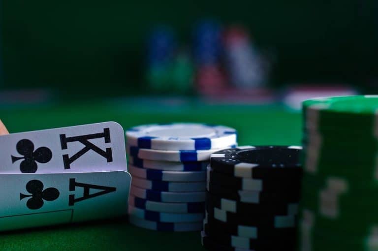 Poker là gì? Cách đánh bài Poker luôn thắng trước đối thủ