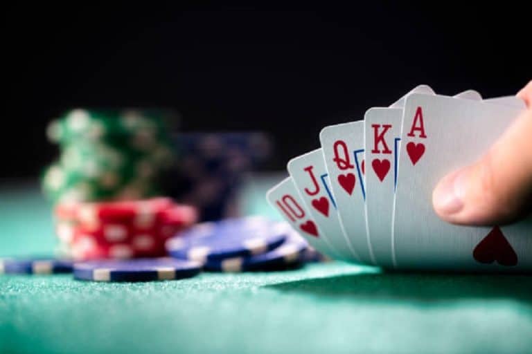 Những chiến thuật hay giúp bạn chơi Poker ảo diệu nhất