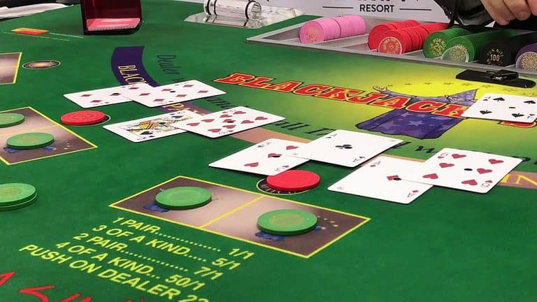 Những luật chơi mới trong tựa game Blackjack mà bạn cần biết?