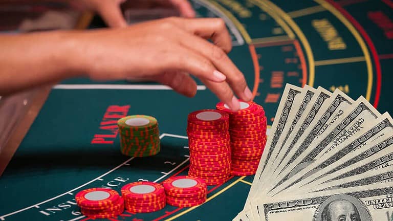 Tìm hiểu và áp dụng những điều sau để khi chơi bài Baccarat kiếm được tiền thưởng