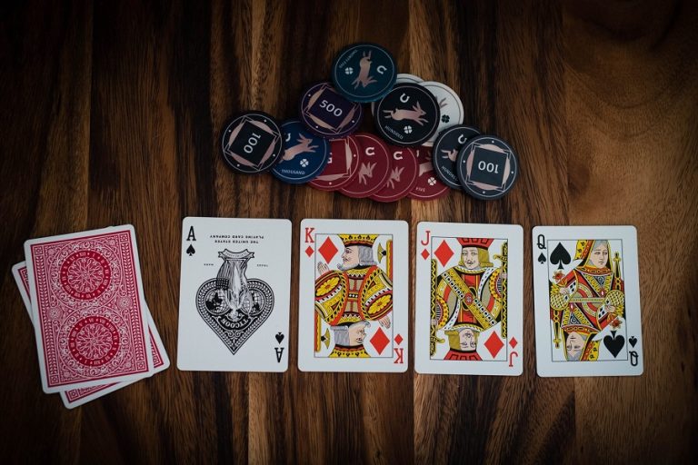 Chiến thuật và kỹ năng cần thiết để chơi Poker dễ có chiến thắng nhất