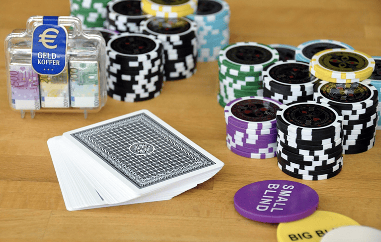 Một vài thủ thuật giúp bạn thắng lớn trong bài Baccarat nên biết