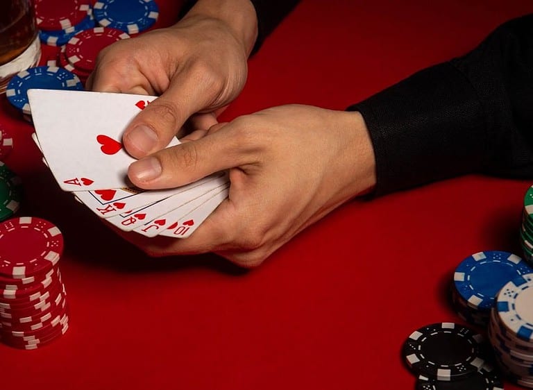 Poker và một vài công thức nên học để chiến thắng trước người chơi khác