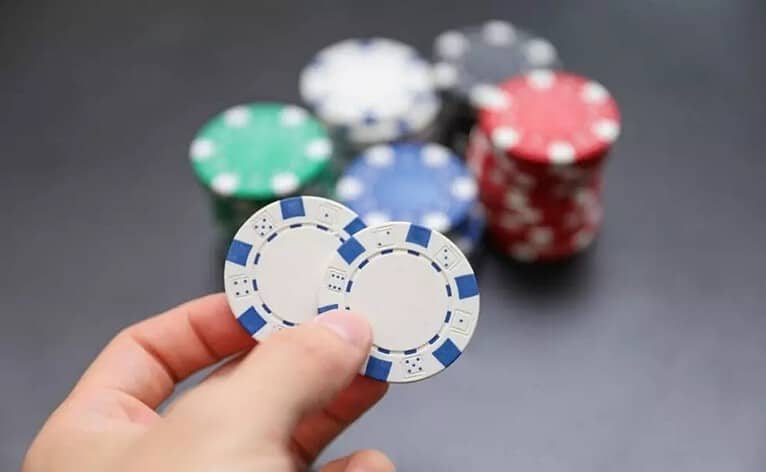 Hiểu rõ về cách chơi và luật chơi Poker ở Việt Nam chi tiết nhất hiện nay